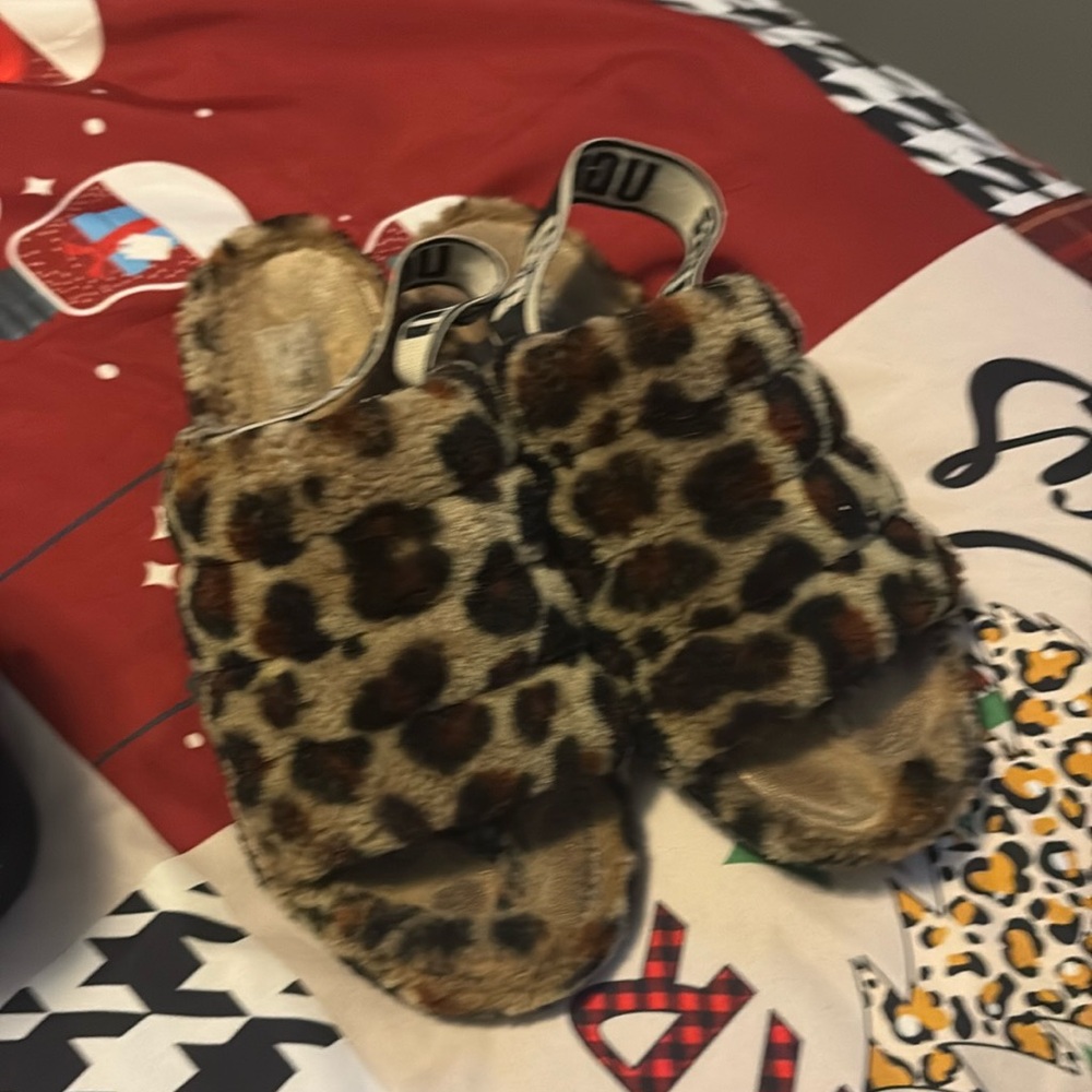 Used Ugg slides women’s size 10
